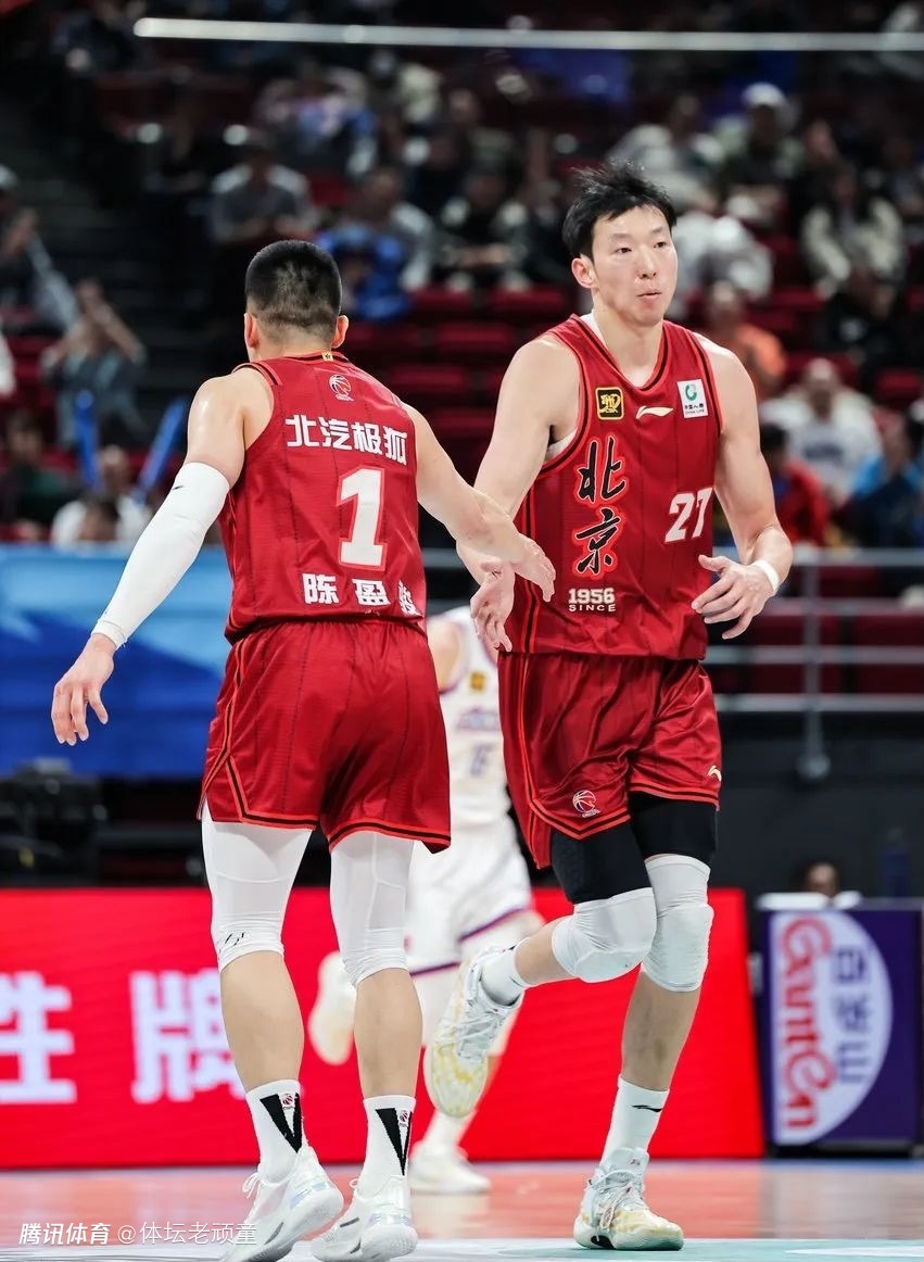 Yabo-广厦男篮训练开放日，关键时刻豪取连胜引欢呼，欧联在即，球队文化再被提及-Yabo