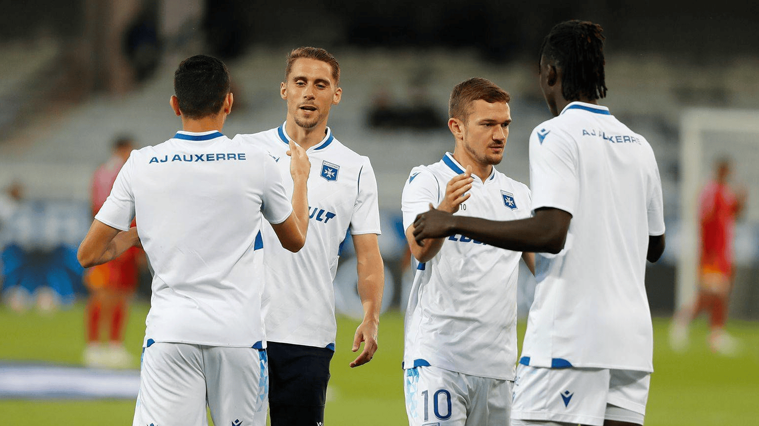 今夜法甲焦点战,法兰克福主帅复盘,震撼外界,更衣室氛围转暖 今夜法甲焦点战,法兰克福主帅复盘,震撼外界,更衣室氛围转暖