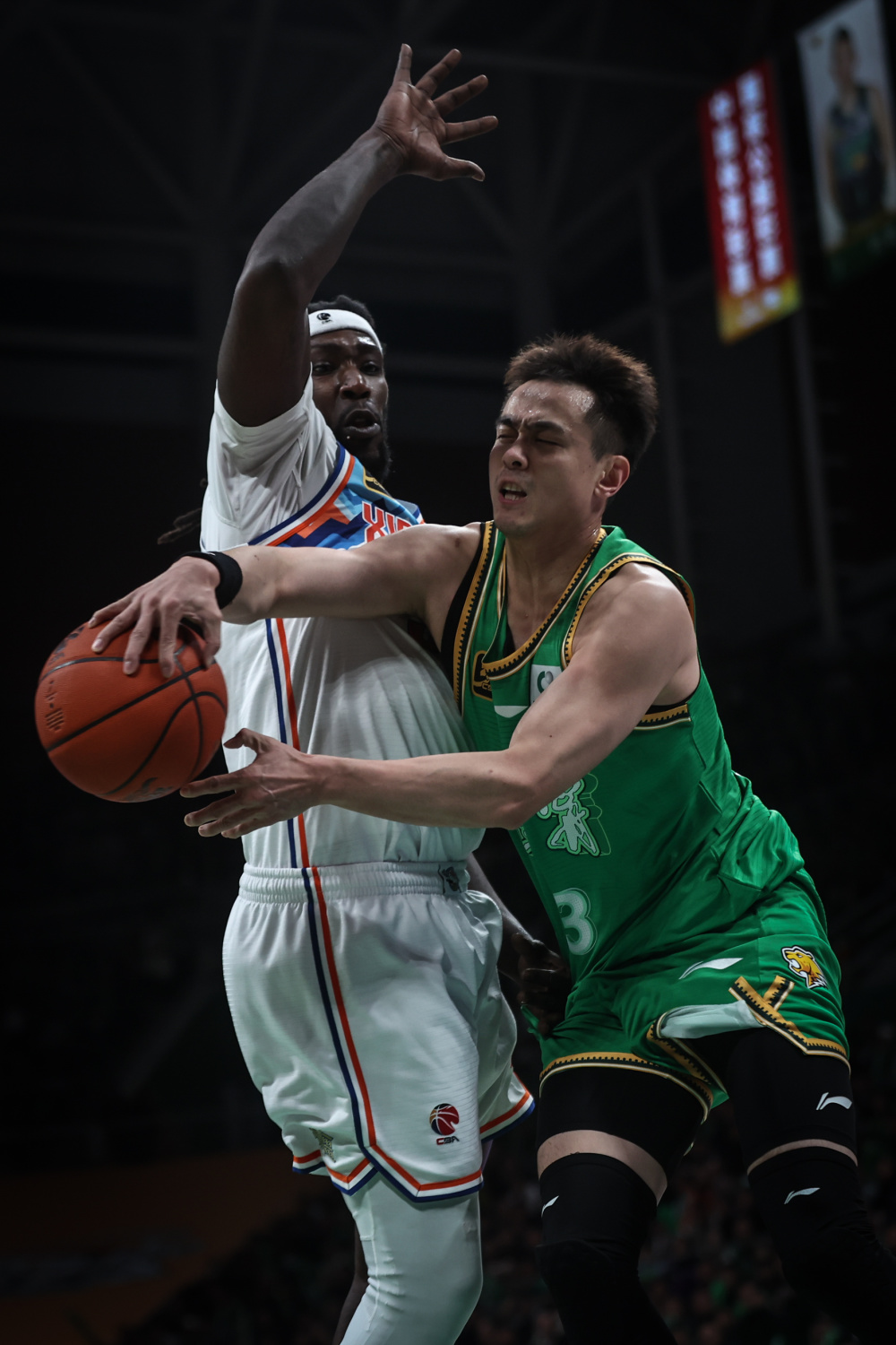 关于辽宁本钢发布备战花絮；国际比赛日官宣签约；英超任务艰巨；年轻球员得到机会的信息