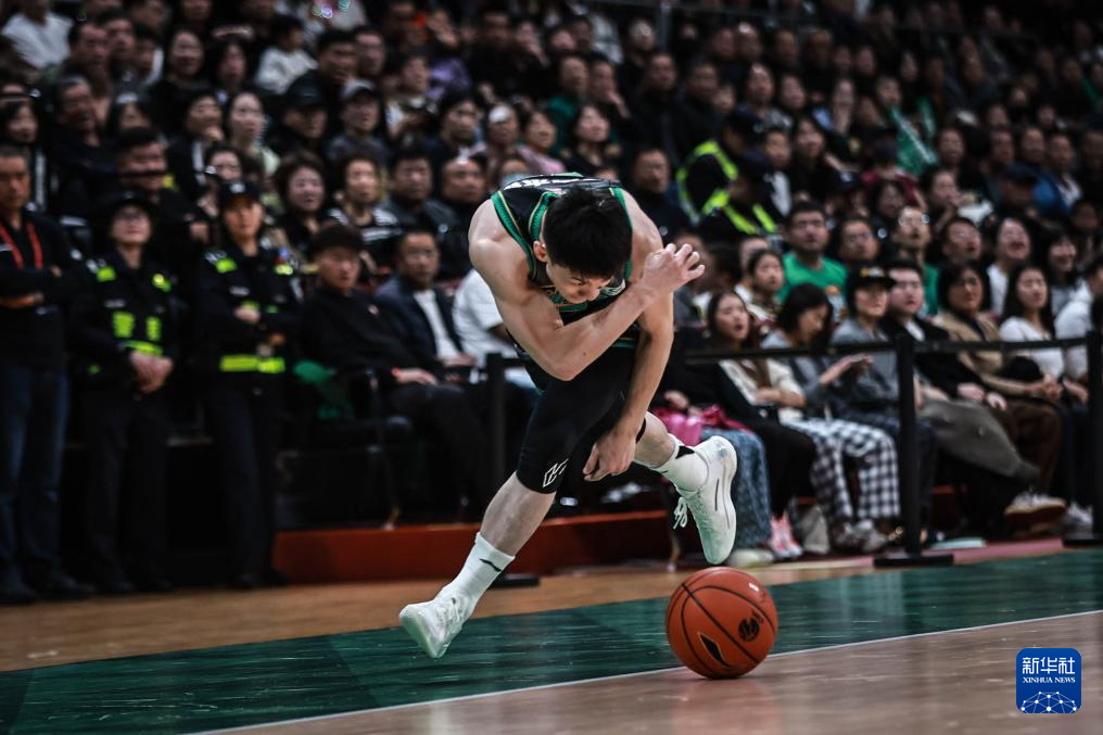 关于辽宁本钢发布备战花絮；国际比赛日官宣签约；英超任务艰巨；年轻球员得到机会的信息