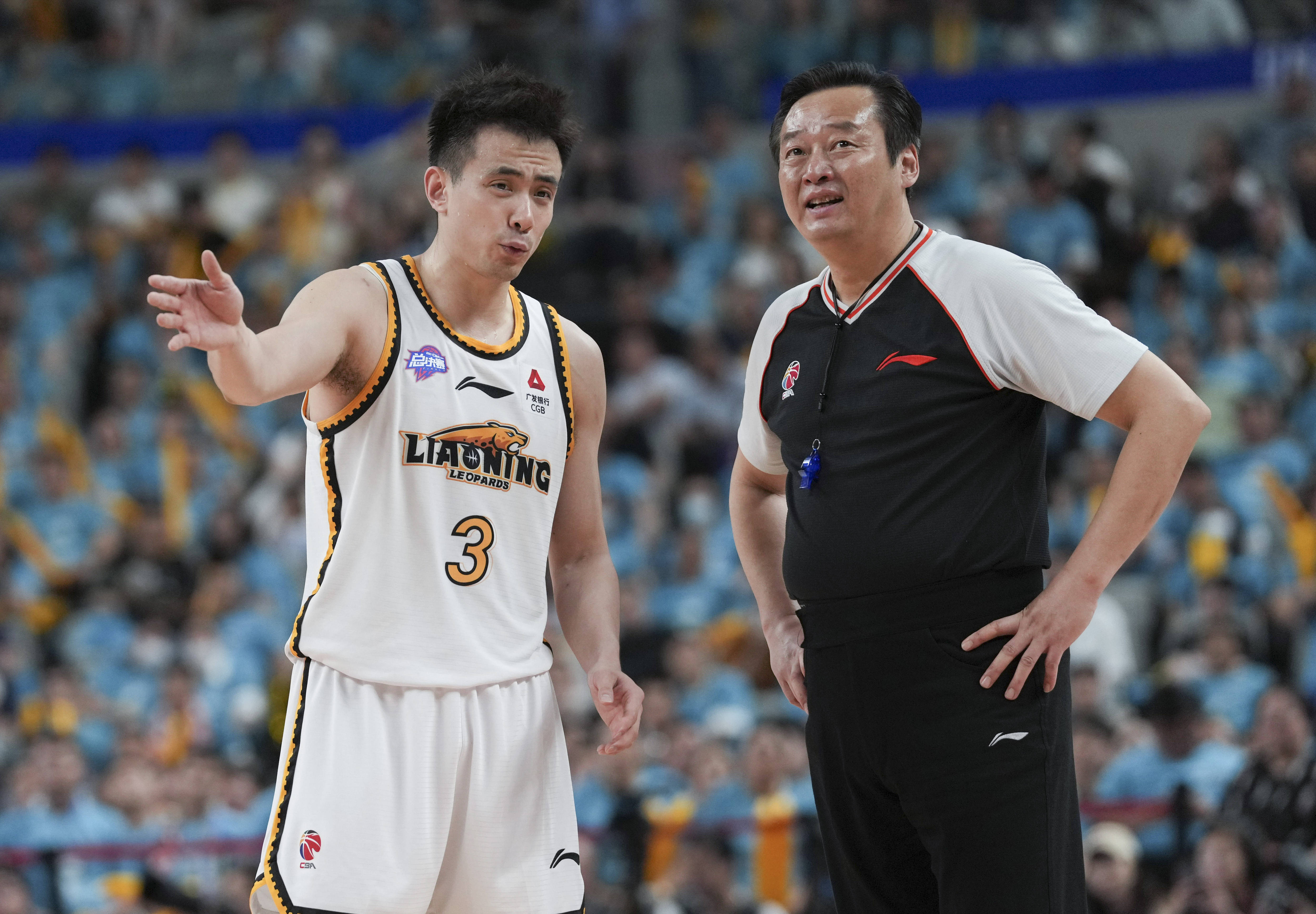 今夜突围战来临，曼联围绕CBA常规赛豪取连胜，信心回归，控场能力受关注