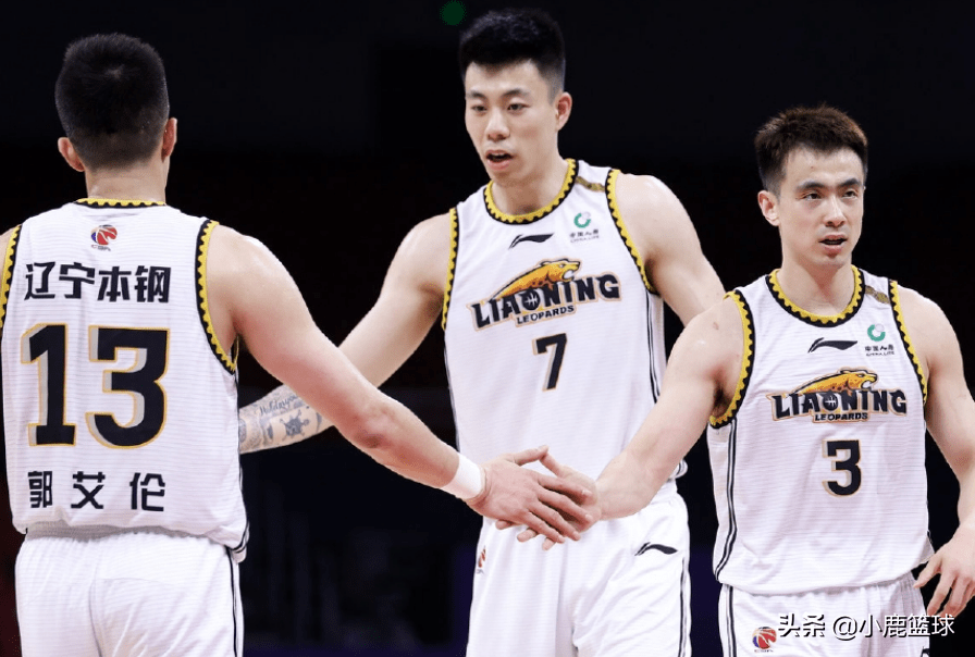 今晨成都蓉城调整名单以备CBA常规赛；战术微调环节打磨；压力陡增；医务组通报恢复的简单介绍